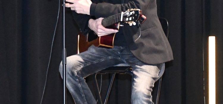 Navdihujoča koncerta Adija Smolarja